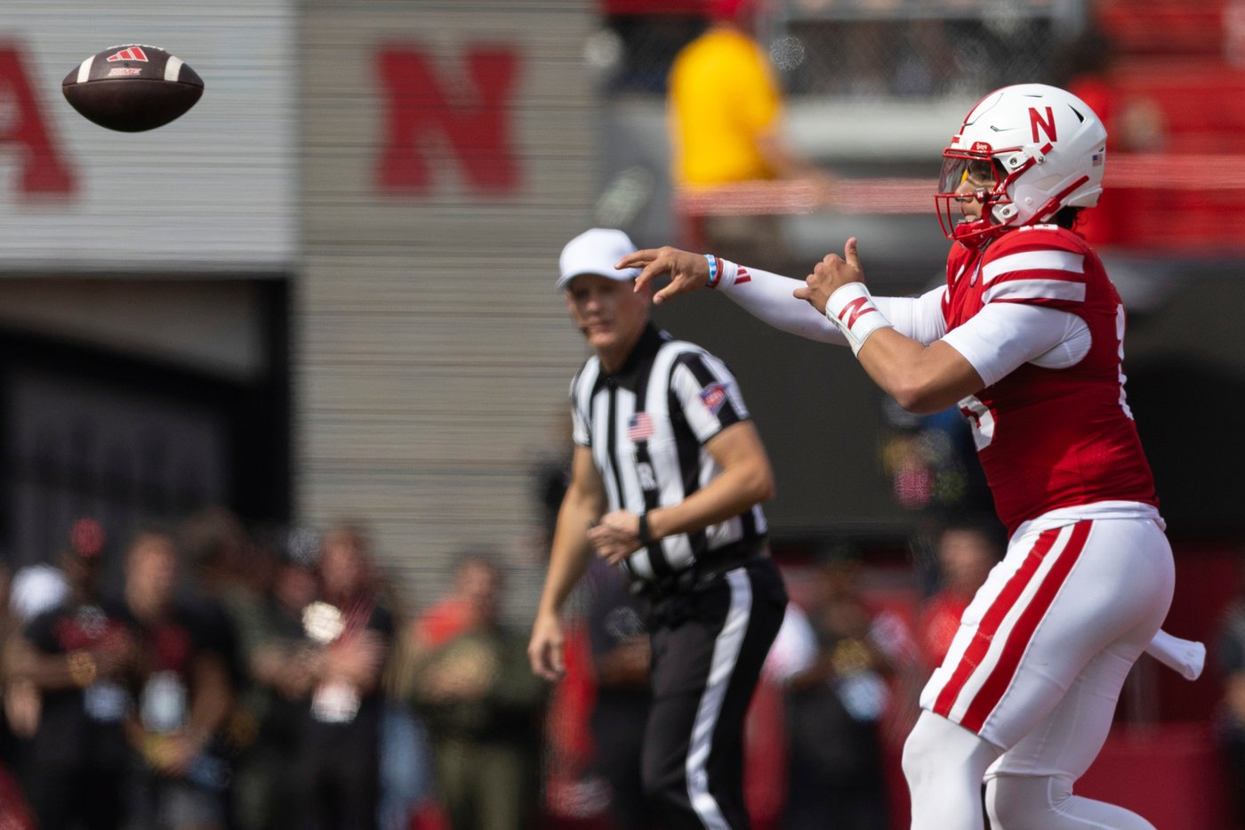 No. 21 Michigan uses 3 long TD runs to beat Nebraska 30-27, extend Huskers' skid against Top 25 foes | iNFOnews.ca