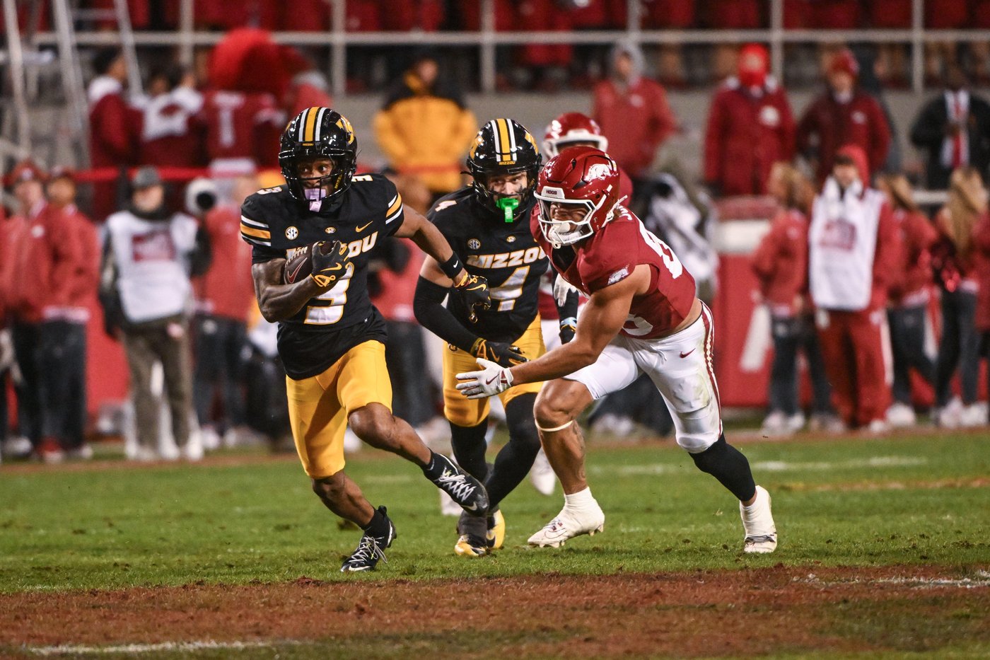 Missouri runs for 322 yards in win over Arkansas | iNFOnews.ca