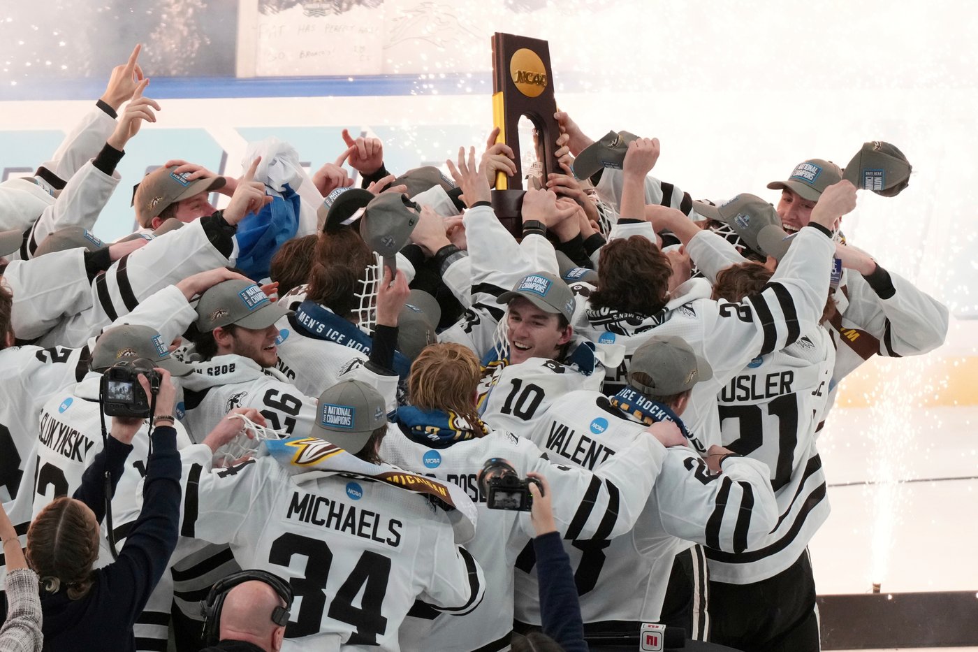 NCAA rule change leads to mass redistribution of talent between CHL and college hockey | iNFOnews.ca