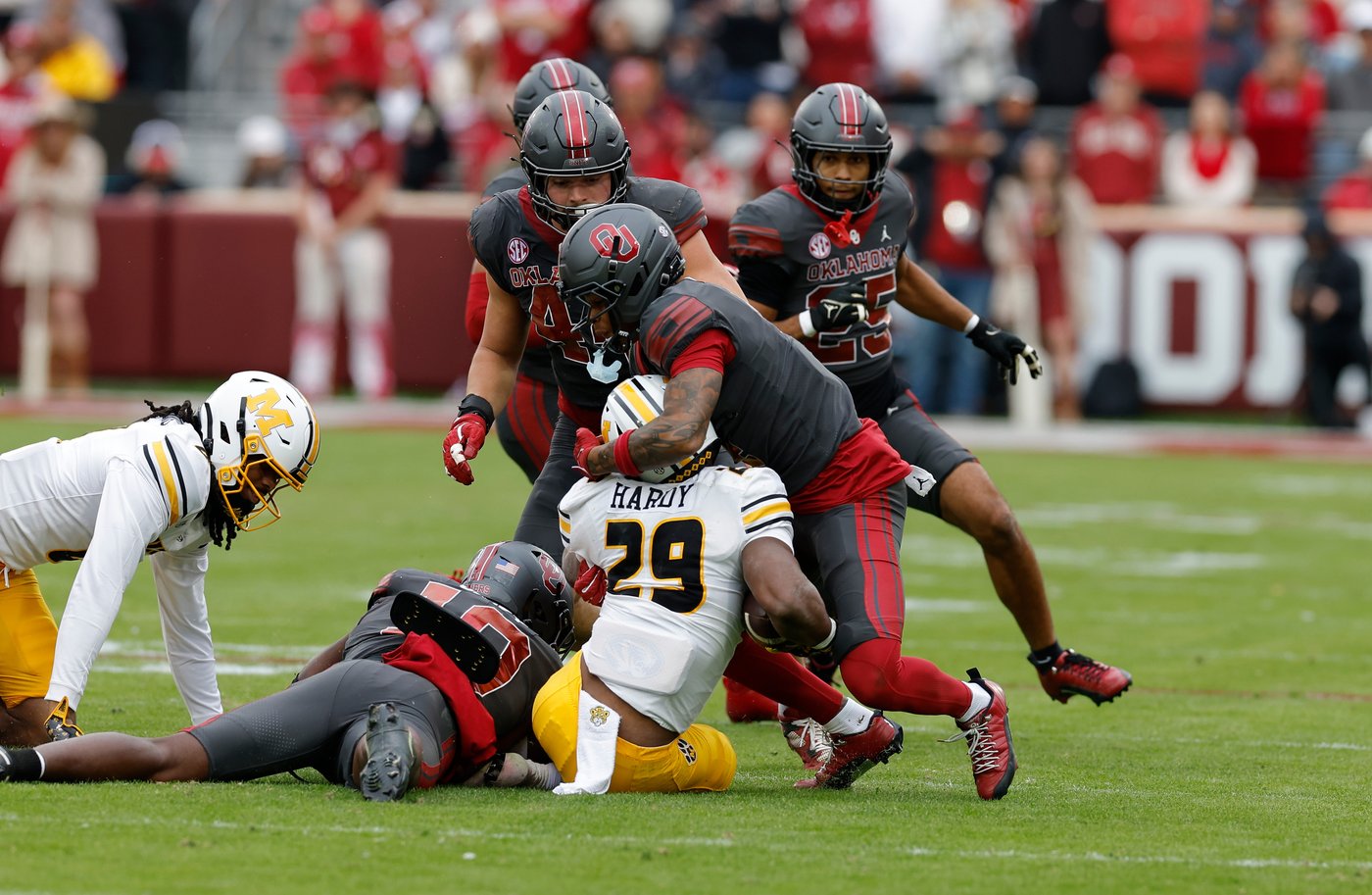 No. 8 Oklahoma defeats No. 23 Missouri 17-6, moves closer to possible College Football Playoff spot | iNFOnews.ca