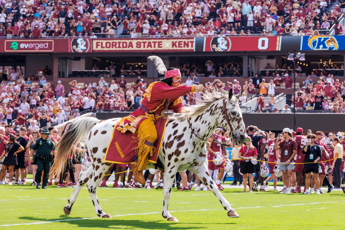 Chief Osceola and Renegade have dazzled Florida State fans with tribe's approval for nearly 50 years | iNFOnews.ca