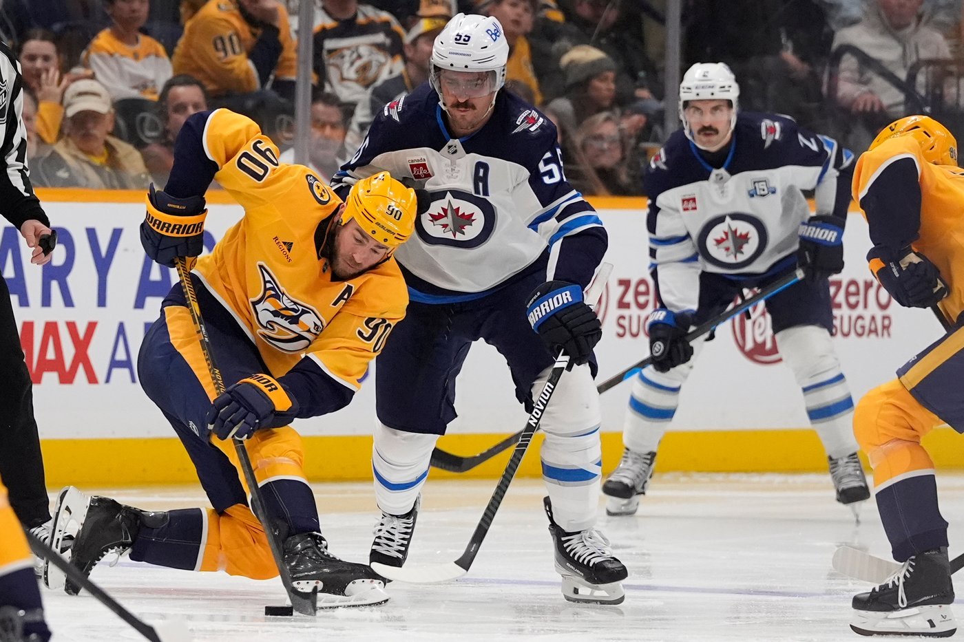 Nino Niederreiter scores twice in the Jets' 5-2 victory over the Predators | iNFOnews.ca