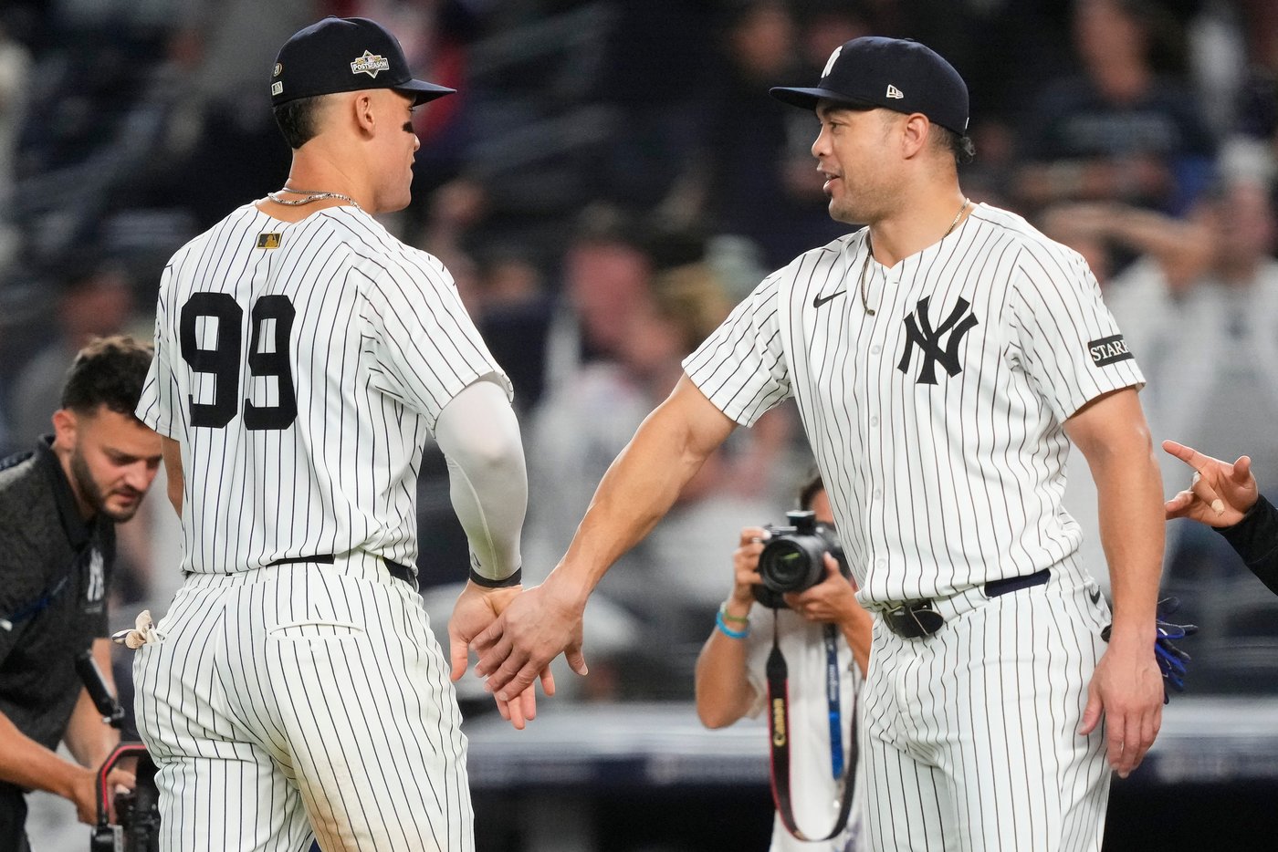 Photo Gallery: Yankees beat Blue Jays 9-6 in Game 3 | iNFOnews.ca