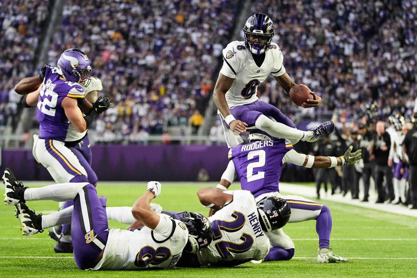 Ravens win 3rd straight game, get 3 takeaways to take down gaffe-prone Vikings 27-19 | iNFOnews.ca