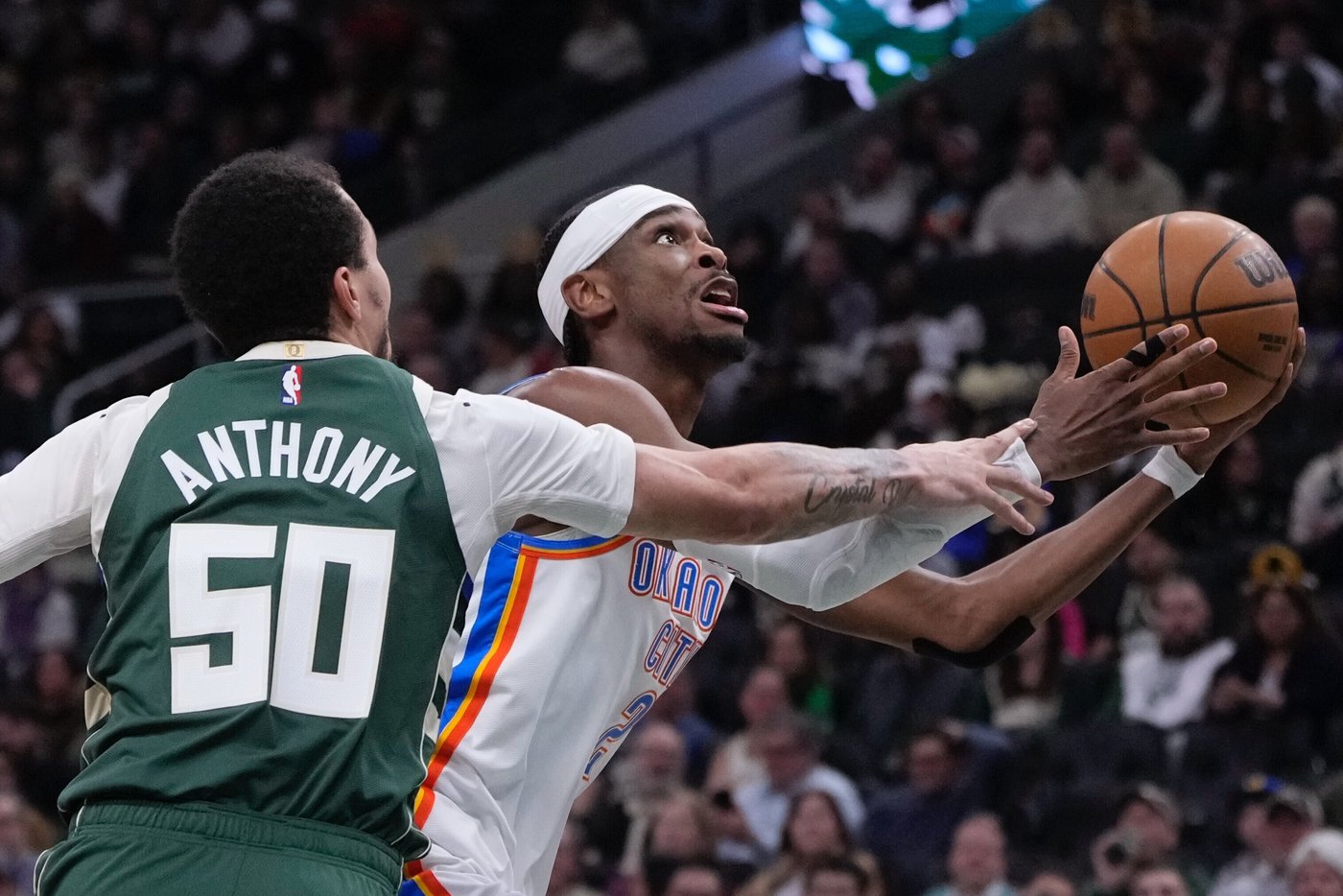 Gilgeous-Alexander scores 40 points as short-handed Thunder roll past Bucks 122-102 | iNFOnews.ca