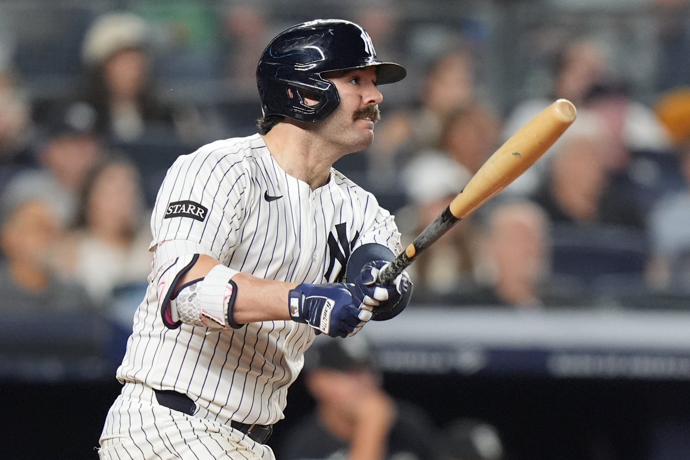 Yankees beat White Sox 5-3 behind Stanton and Rodón to stay tied with Toronto for AL East lead | iNFOnews.ca