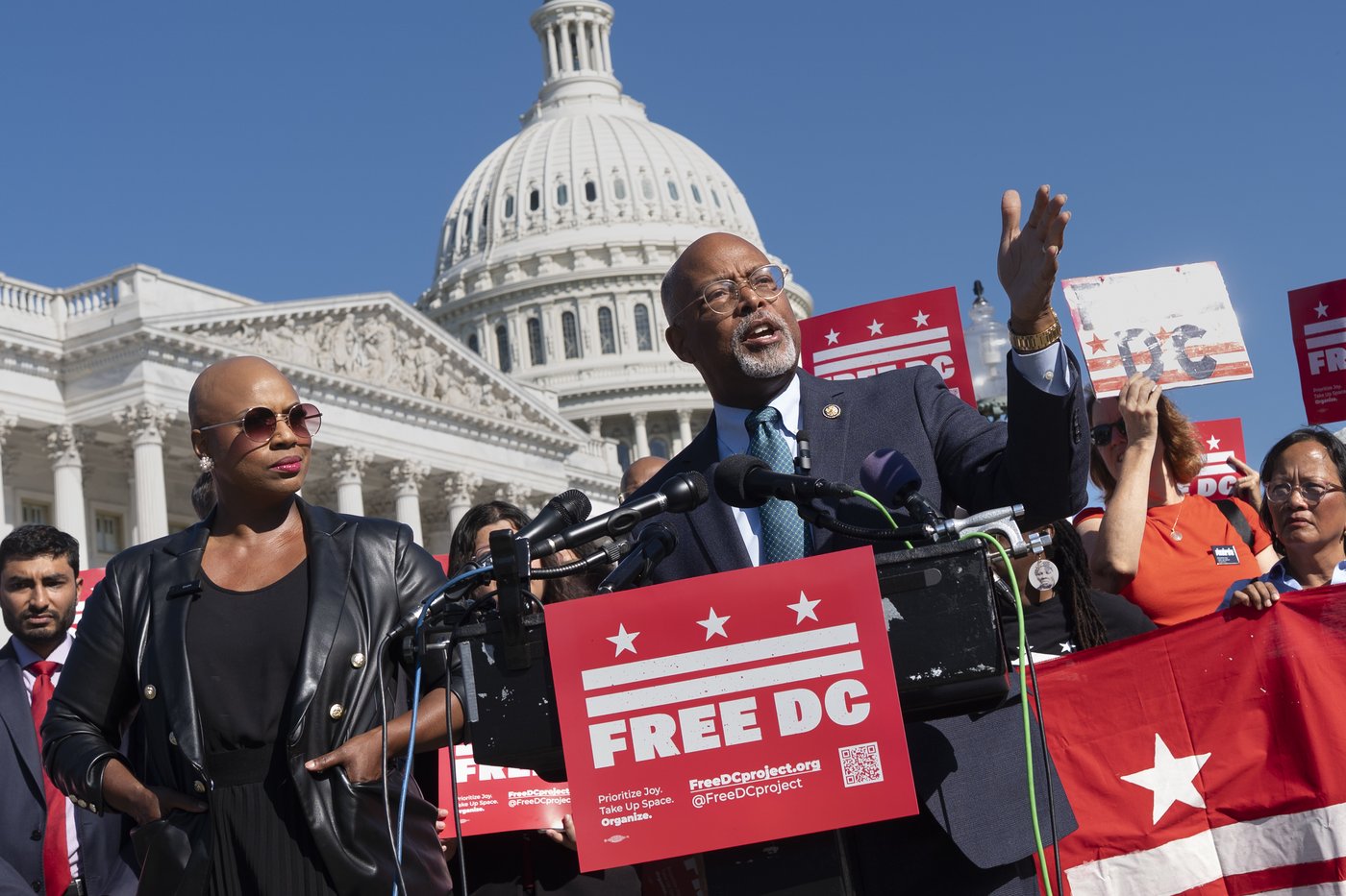 Photos of protests during fourth week of Trump's DC crime crackdown | iNFOnews.ca