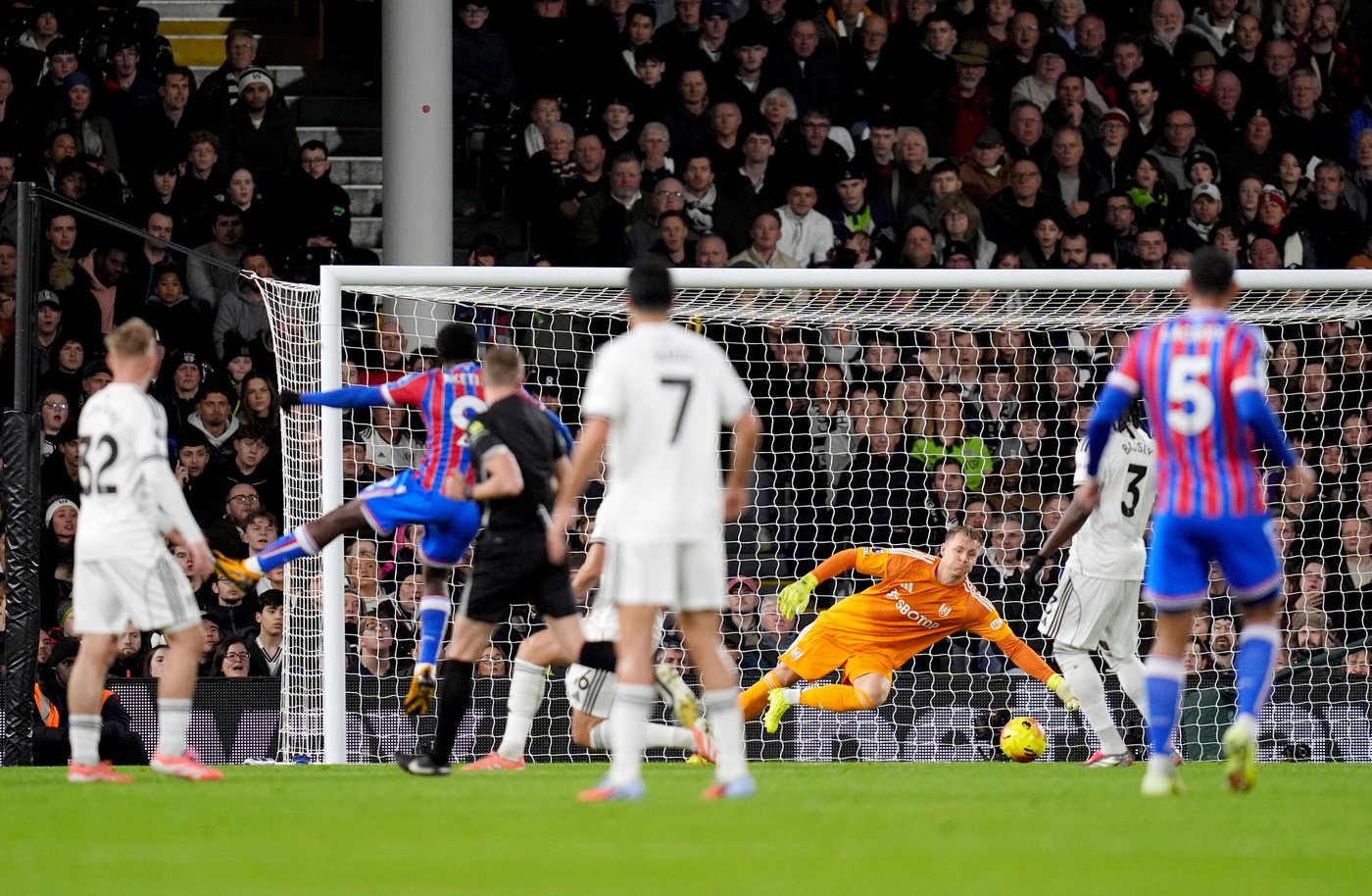 Guehi's late goal lifts Crystal Palace to 4th place in Premier League | iNFOnews.ca Guehi's late goal lifts Crystal Palace to 4th place in Premier League | iNFOnews.ca