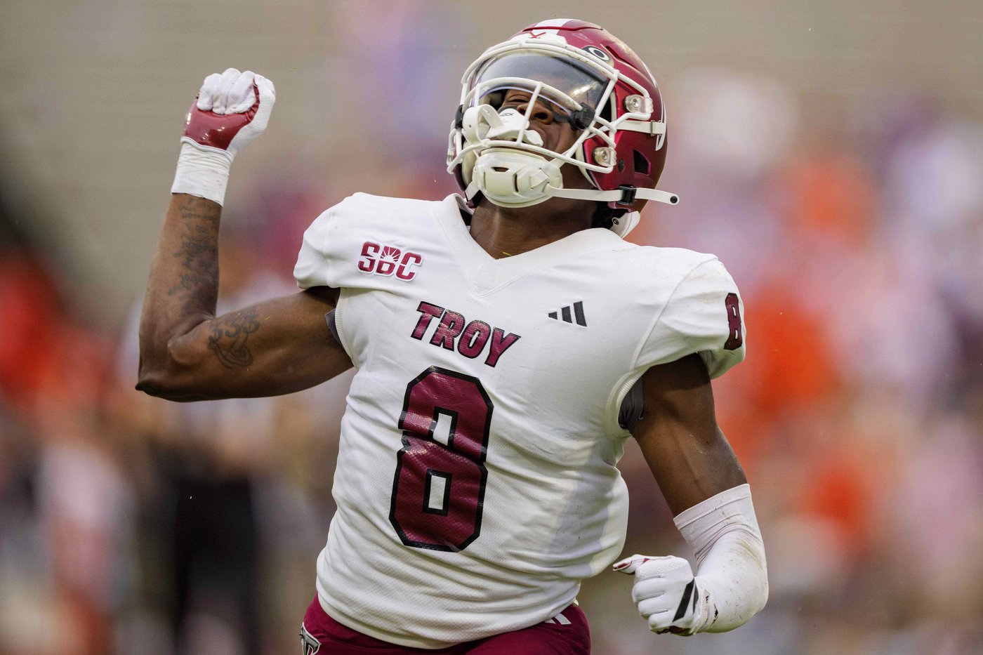 No. 8 Clemson survives scare from Troy, wins 27-16 as Wesco catches 2 second-half TDs | iNFOnews.ca No. 8 Clemson survives scare from Troy, wins 27-16 as Wesco catches 2 second-half TDs | iNFOnews.ca