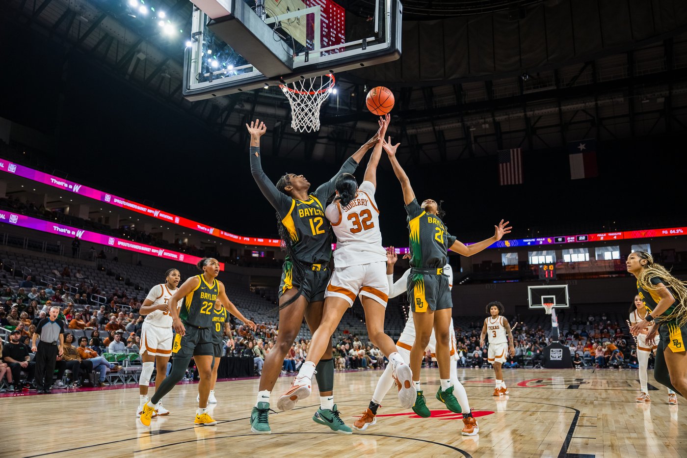 Madison Booker scores 27 as No. 2 Texas women stay undefeated with 89-54 win over No. 13 Baylor | iNFOnews.ca Madison Booker scores 27 as No. 2 Texas women stay undefeated with 89-54 win over No. 13 Baylor | iNFOnews.ca