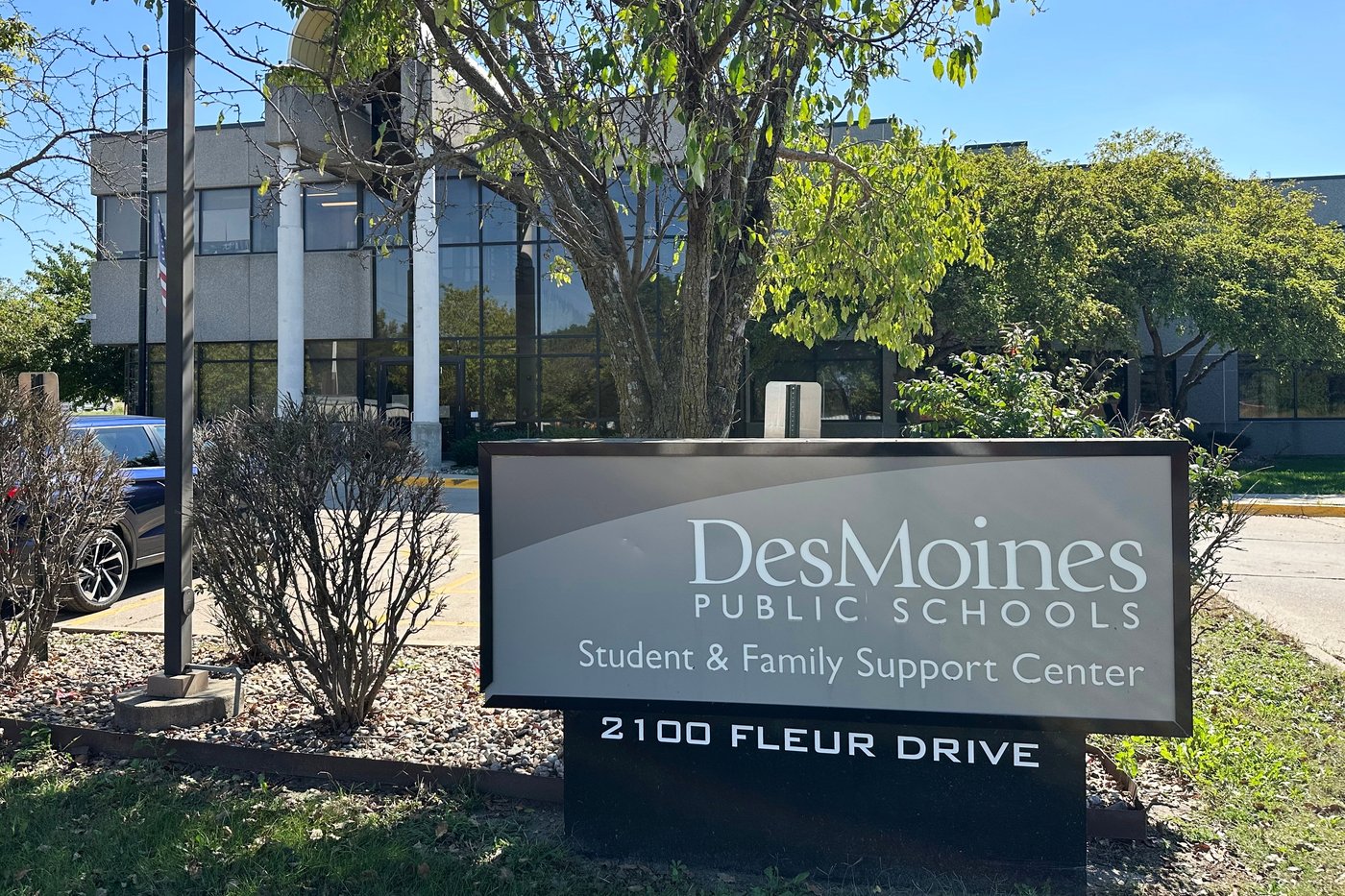 ICE arrests leader of Iowa's largest school district, says he was living and working in US illegally | iNFOnews.ca
