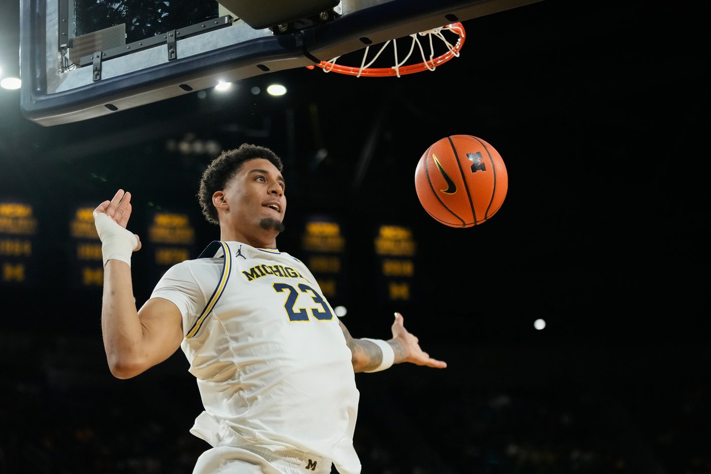 No. 6 Michigan holds off Wake Forest 85-84 in overtime, led by Elliot Cadeau and Aday Mara | iNFOnews.ca