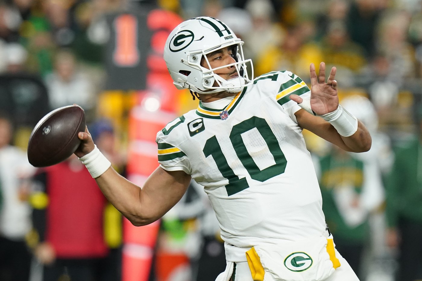 Aaron Rodgers and the Steelers fall short in QB's reunion with Packers as Love leads 35-25 win | iNFOnews.ca Aaron Rodgers and the Steelers fall short in QB's reunion with Packers as Love leads 35-25 win | iNFOnews.ca