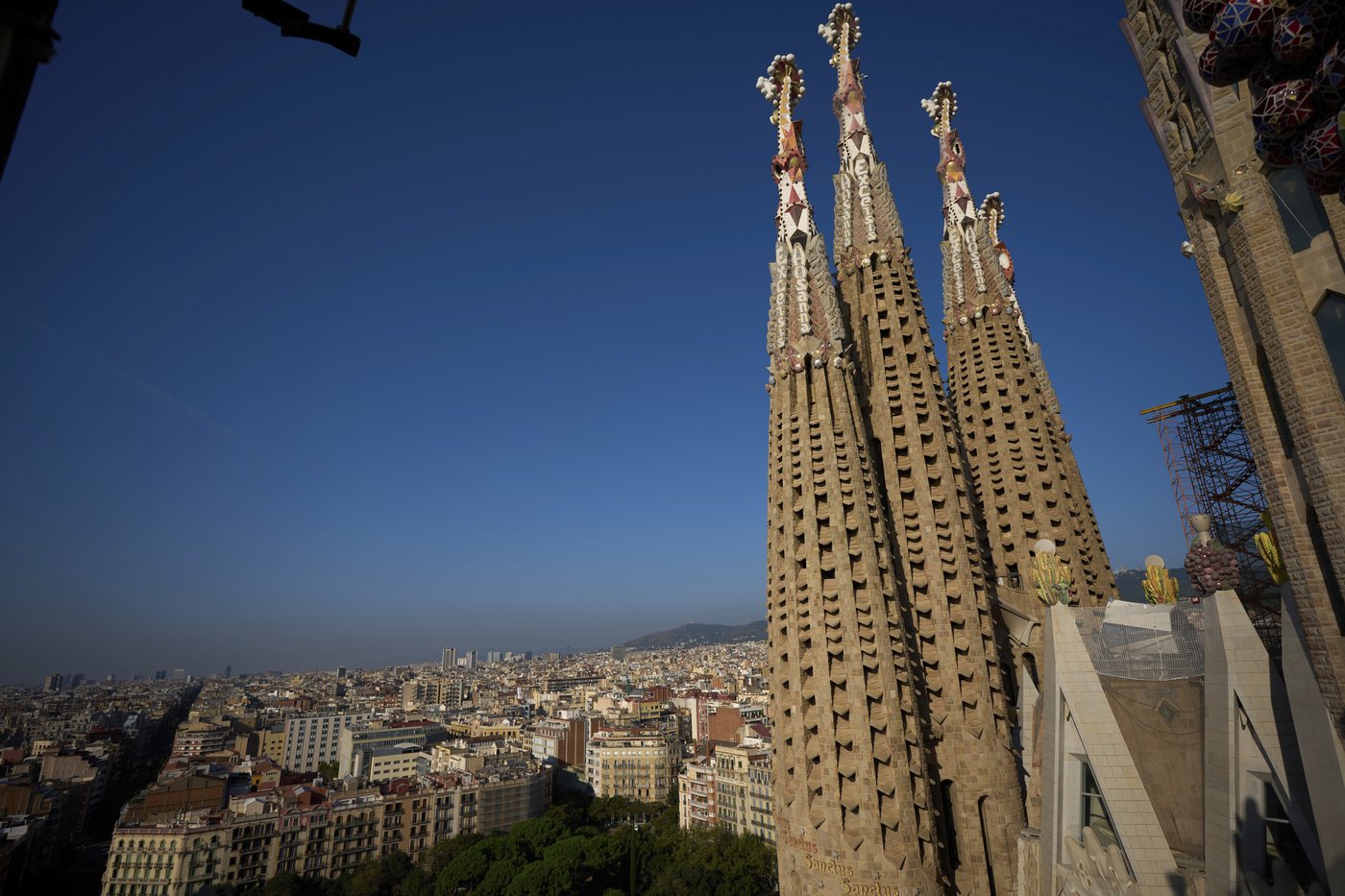 Barcelona's Sagrada Familia is ready to raise its highest tower and become Europe's tallest church | iNFOnews.ca