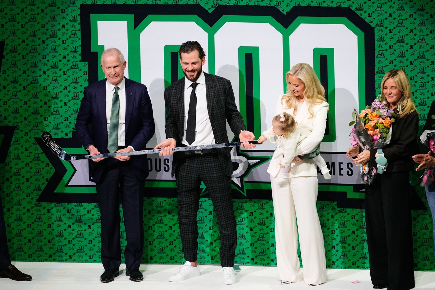 Sergei Bobrovsky and Brad Marchand lead Panthers to 4-0 win over Stars | iNFOnews.ca Sergei Bobrovsky and Brad Marchand lead Panthers to 4-0 win over Stars | iNFOnews.ca