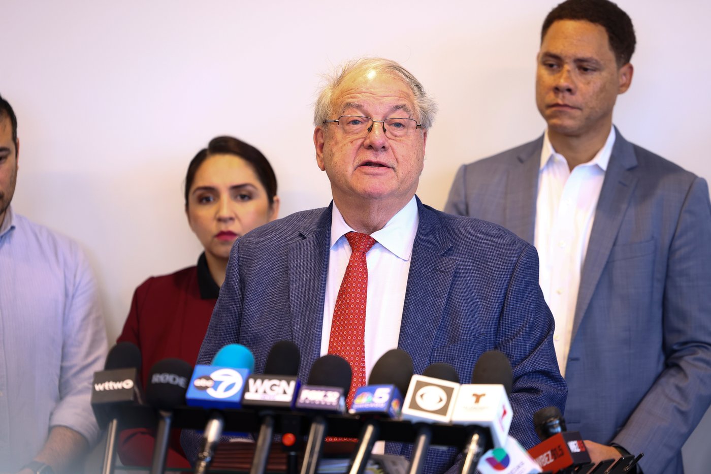 Judge rules immigration detention of Chicago man with daughter battling cancer is illegal | iNFOnews.ca Judge rules immigration detention of Chicago man with daughter battling cancer is illegal | iNFOnews.ca
