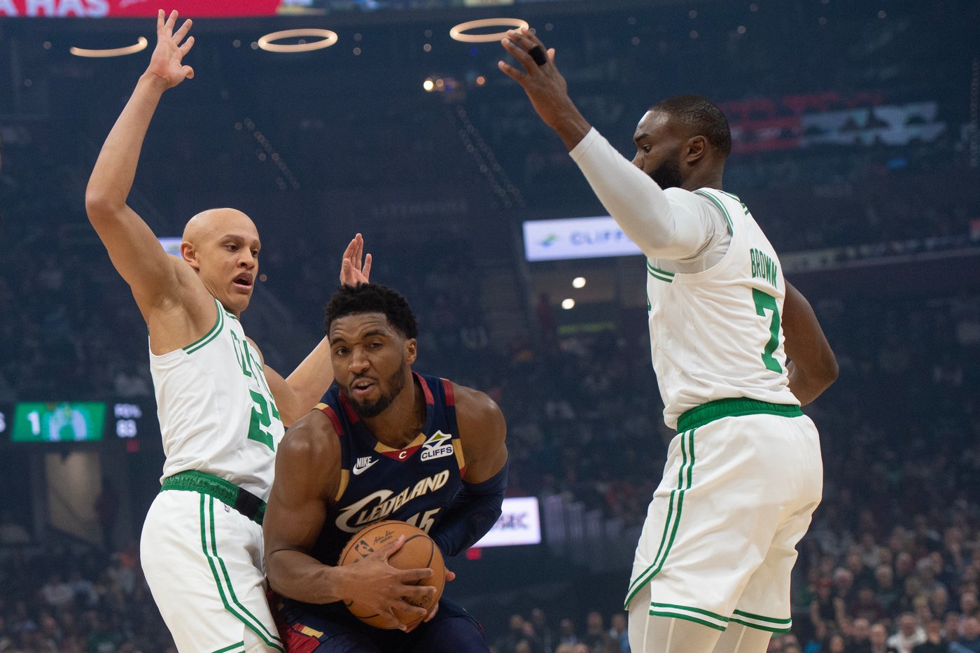 Payton Pritchard scores 42, Jaylen Brown gets triple-double as Celtics outlast Cavaliers 117-115 | iNFOnews.ca