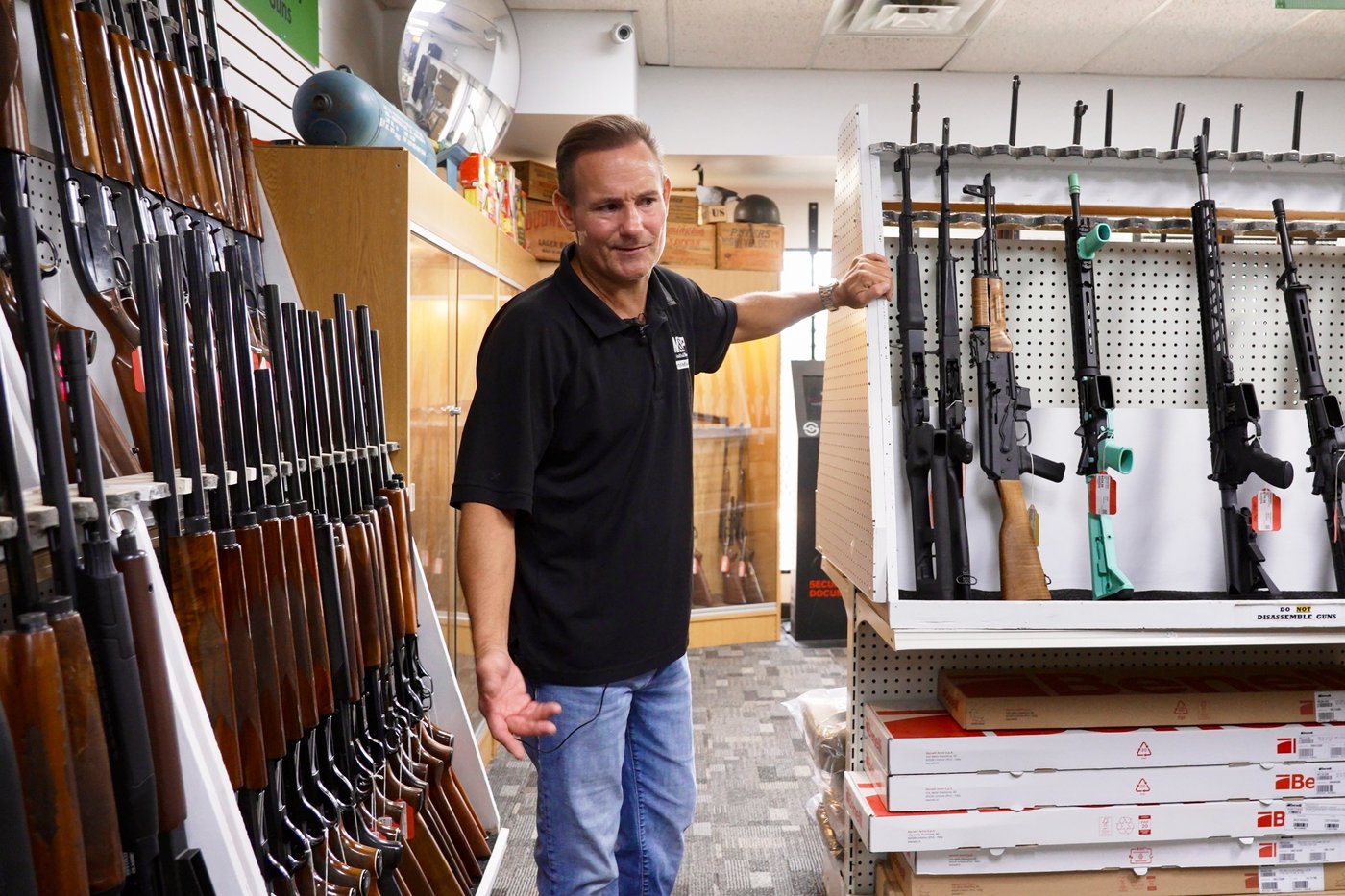 Gun store owner says shooter who killed 2 schoolchildren showed no warning signs before attack | iNFOnews.ca Gun store owner says shooter who killed 2 schoolchildren showed no warning signs before attack | iNFOnews.ca