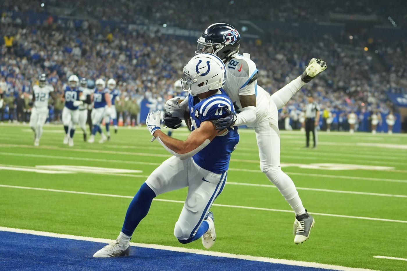Jonathan Taylor scores 3 TDs as Colts pound Titans 38-14 and move to NFL-best 7-1 | iNFOnews.ca Jonathan Taylor scores 3 TDs as Colts pound Titans 38-14 and move to NFL-best 7-1 | iNFOnews.ca