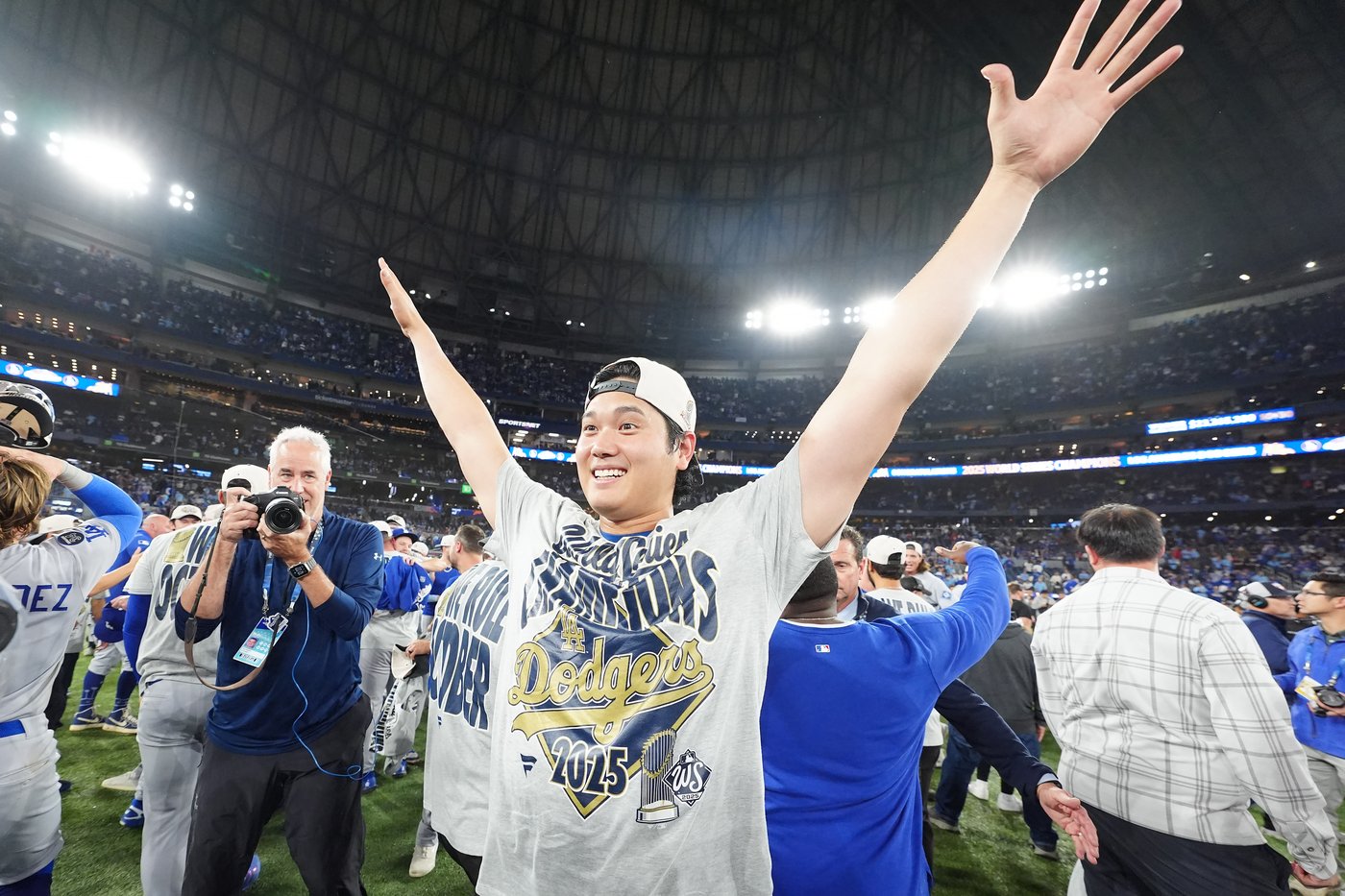 Photo Gallery: Dodgers beat Jays 5-4 to win World Series | iNFOnews.ca