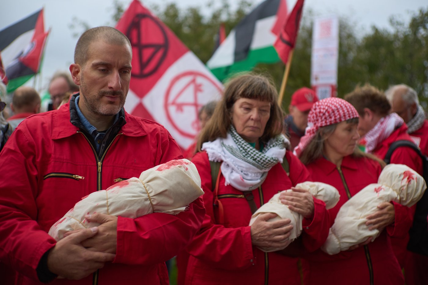 Hundreds of thousands march across Europe in support of Palestinians | iNFOnews.ca