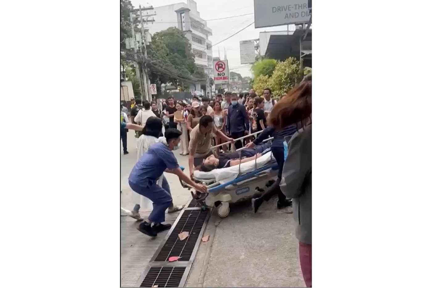 Powerful earthquake off southern Philippines kills 2 people, causes damages and tsunami evacuations | iNFOnews.ca Powerful earthquake off southern Philippines kills 2 people, causes damages and tsunami evacuations | iNFOnews.ca