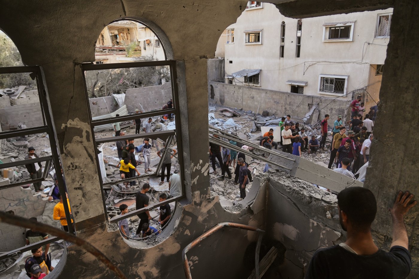Airstrikes and gunfire kill at least 59 people in Gaza as pressure grows for ceasefire, hostage deal | iNFOnews.ca