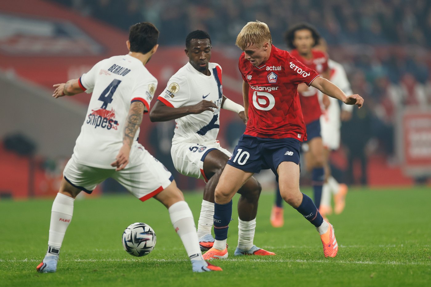 Kylian Mbappé watches younger brother Ethan score a big goal for Lille against PSG | iNFOnews.ca