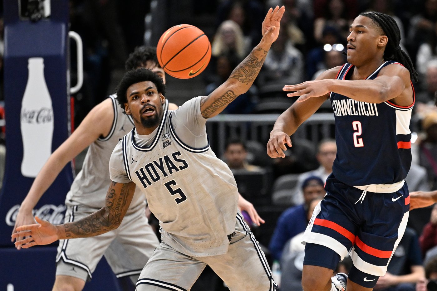 Tarris Reed Jr. scores 15 points, No. 3 UConn fends off Georgetown, 64-62 | iNFOnews.ca