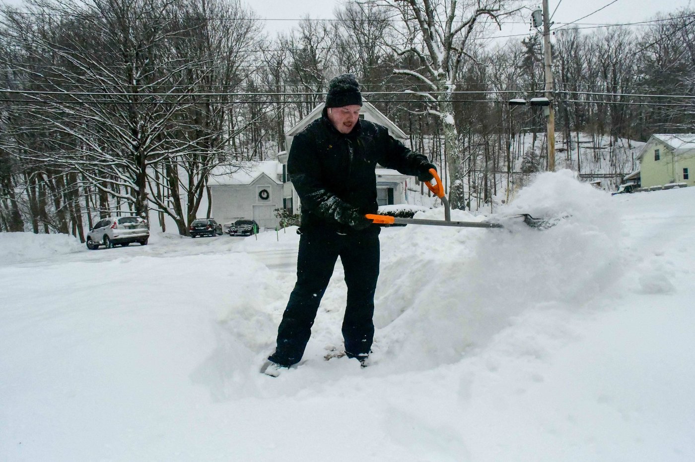 Shoveling snow? Over-exertion and cold temps can raise your heart risks | iNFOnews.ca Shoveling snow? Over-exertion and cold temps can raise your heart risks | iNFOnews.ca