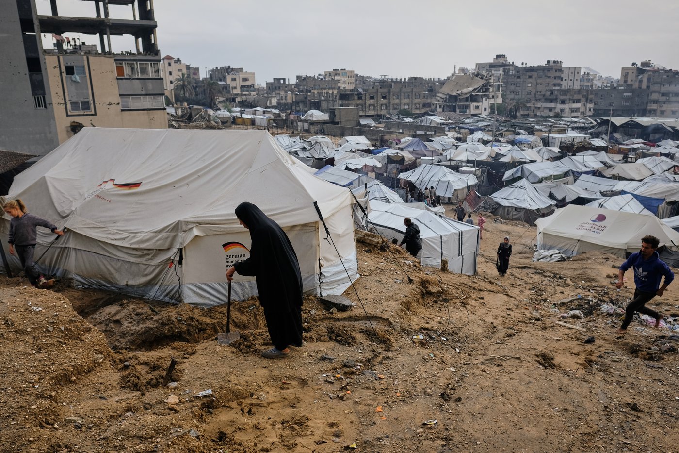 'Everything is soaked': Winter rains in Gaza bring new misery for Palestinians | iNFOnews.ca