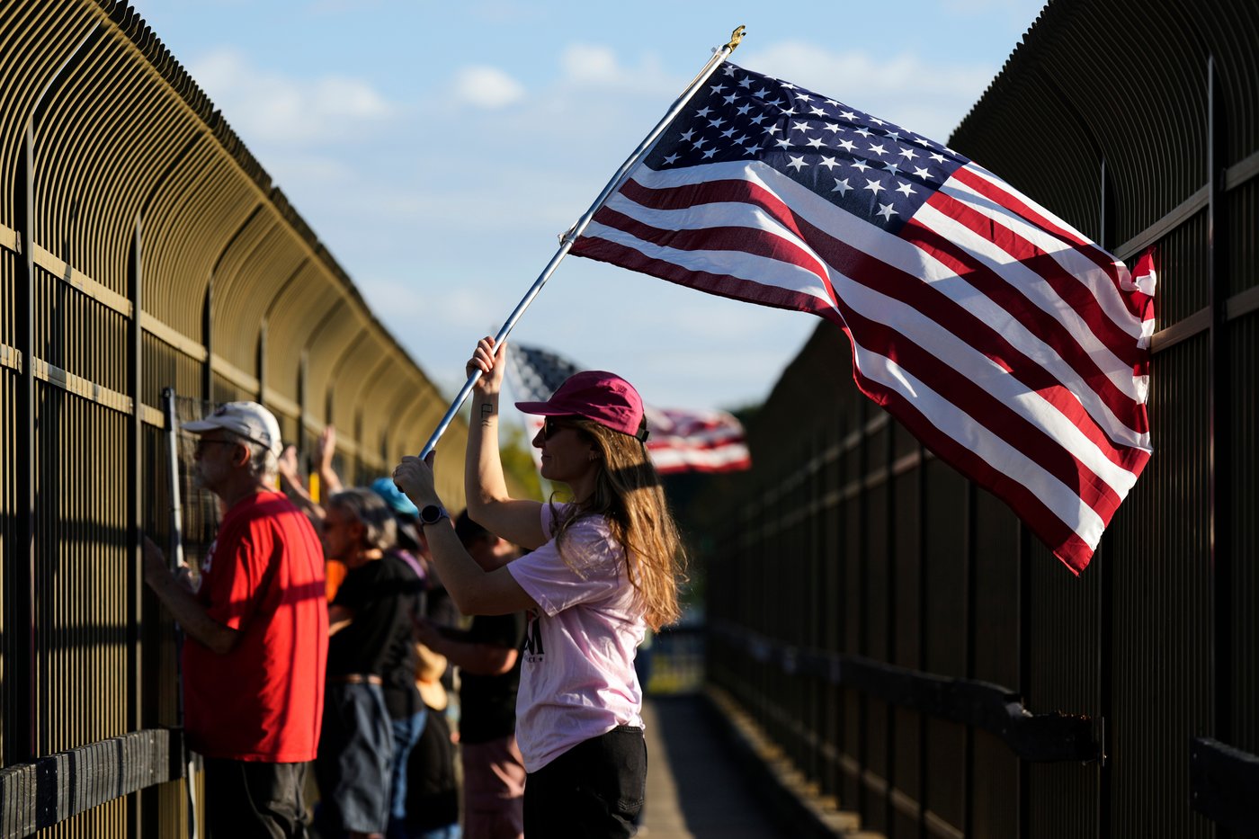 Trump deploys National Guard to Portland, Oregon, while federal agents patrol Chicago, in photos | iNFOnews.ca