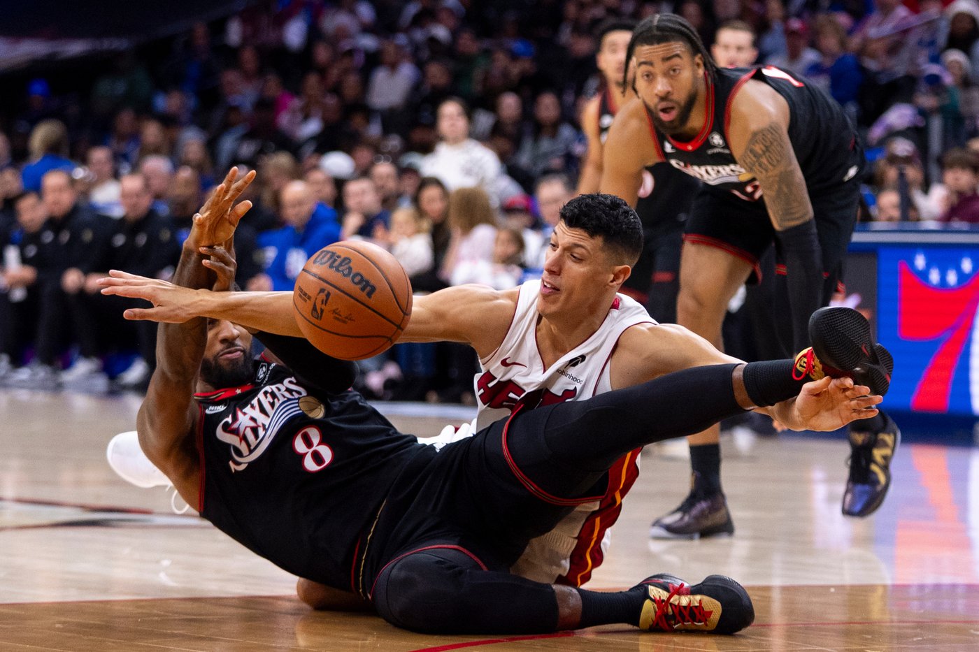 Powell, Ware lead Miami Heat to fourth straight win with 127-117 victory over the Philadelphia 76ers | iNFOnews.ca