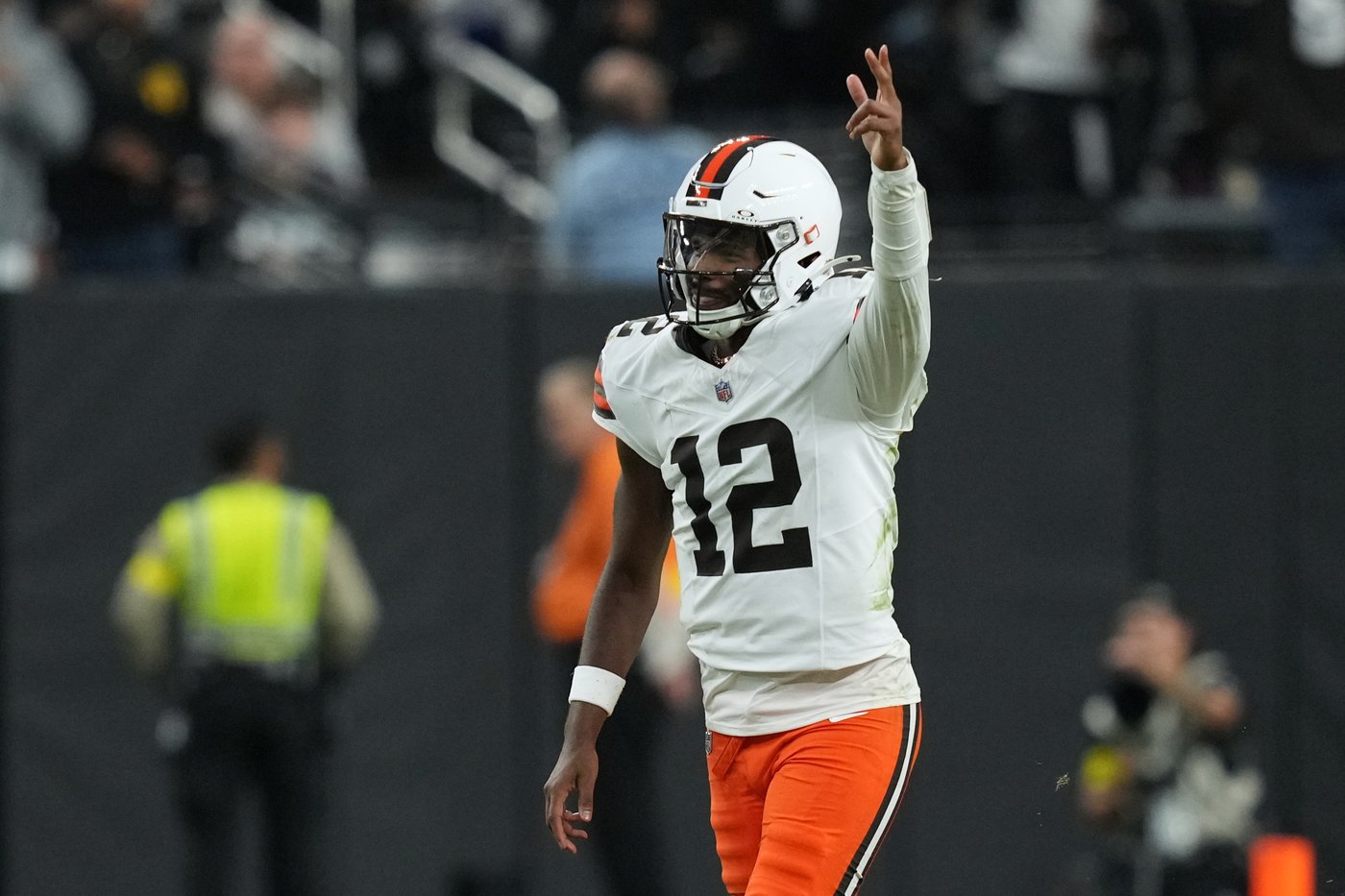 Shedeur Sanders makes some big plays and Browns' defense does the rest as rookie wins 1st NFL start | iNFOnews.ca