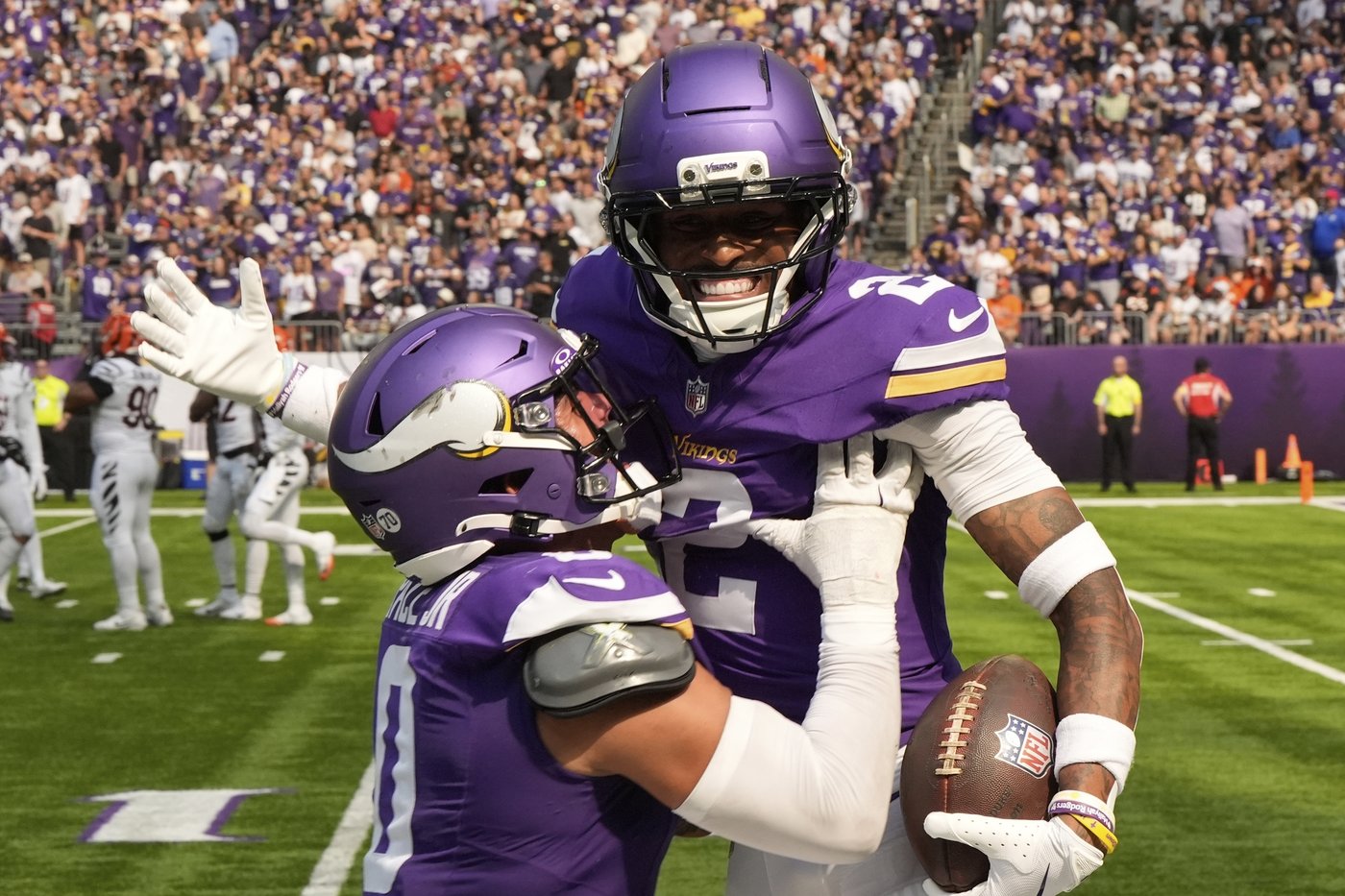 Isaiah Rodgers races into Vikings record book with pair of defensive touchdowns vs. Bengals | iNFOnews.ca