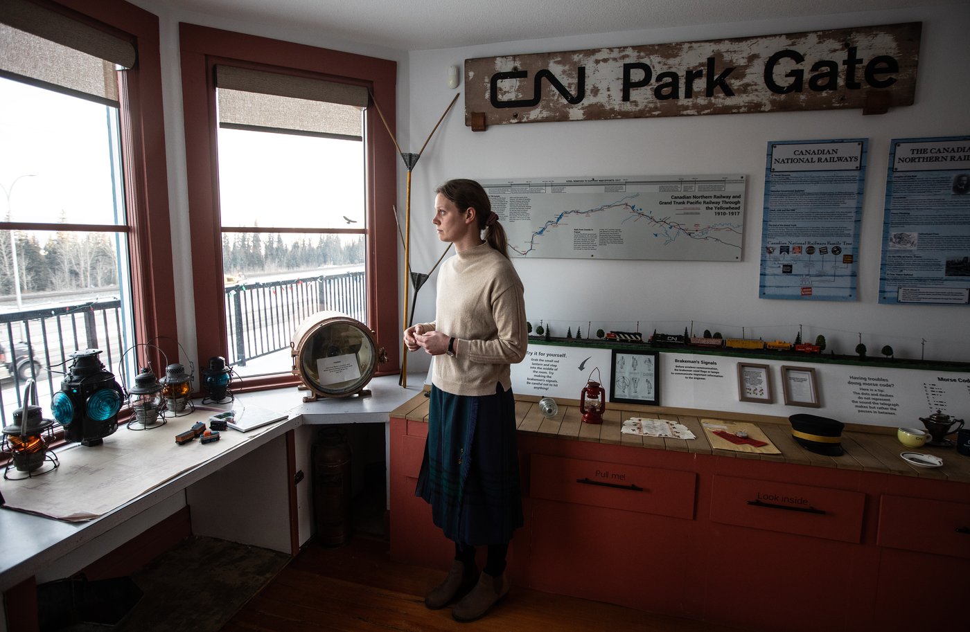 Tangled cars and billowing smoke: Remembering Hinton rail disaster 40 years later | iNFOnews.ca