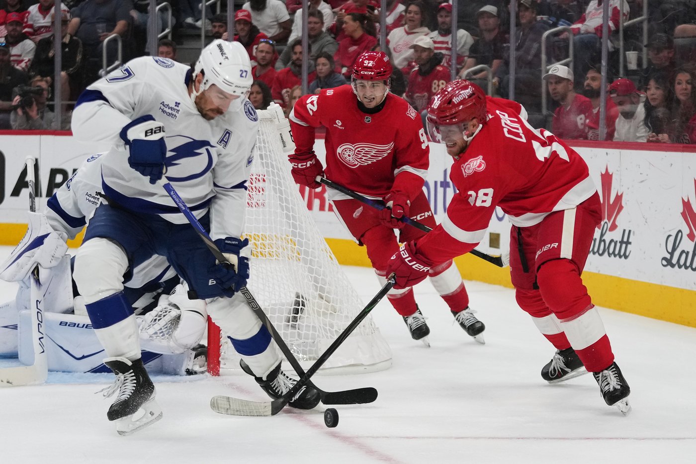 Larkin's overtime goal lifts Red Wings past Lightning, 2-1 | iNFOnews.ca Larkin's overtime goal lifts Red Wings past Lightning, 2-1 | iNFOnews.ca