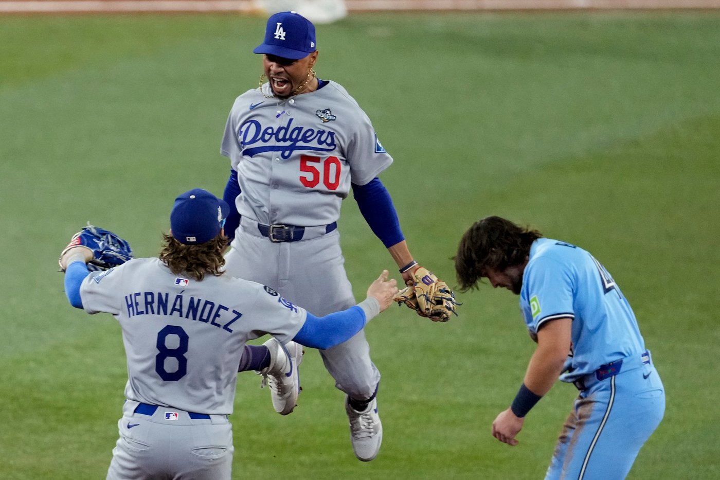 The Los Angeles Dodgers become first World Series repeat champions in 25 years, in photos | iNFOnews.ca