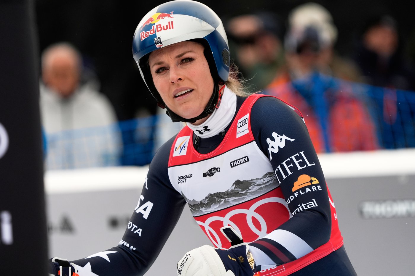 Lindsey Vonn left limping after crash in final downhill race before Milan Cortina Olympics | iNFOnews.ca