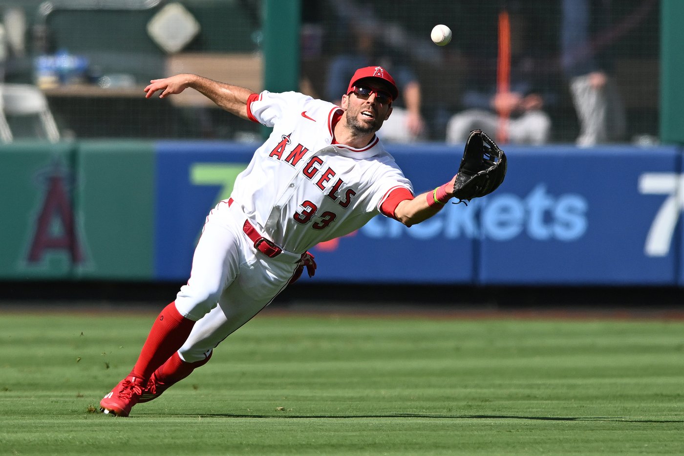 Astros hit four homers in season-ending 6-2 win over Angels | iNFOnews.ca
