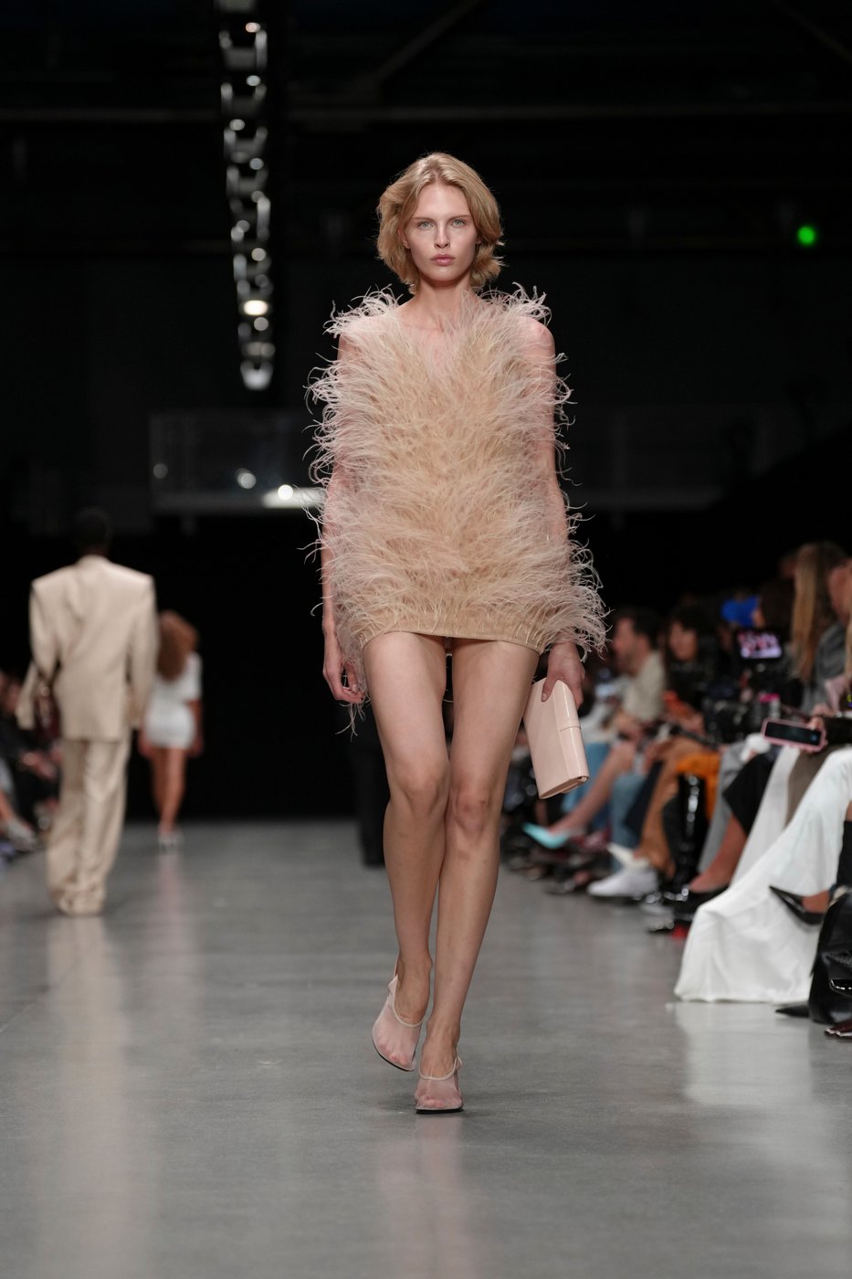 Helen Mirren opens Stella McCartney’s activist, cruelty-free Paris runway | iNFOnews.ca