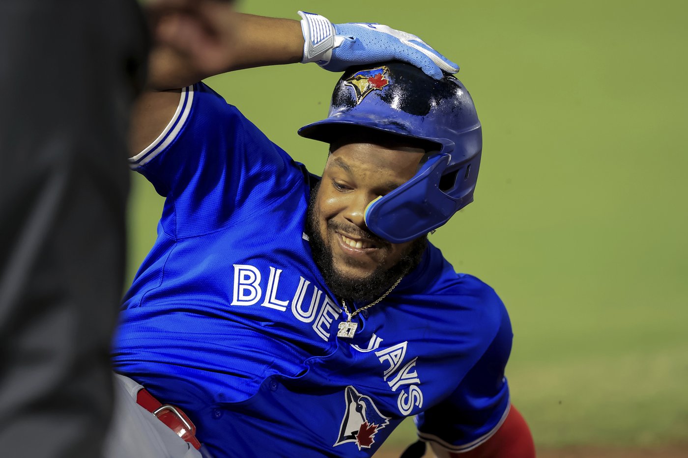 Blue Jays beat fading Rays 6-5, close in on AL East title | iNFOnews.ca