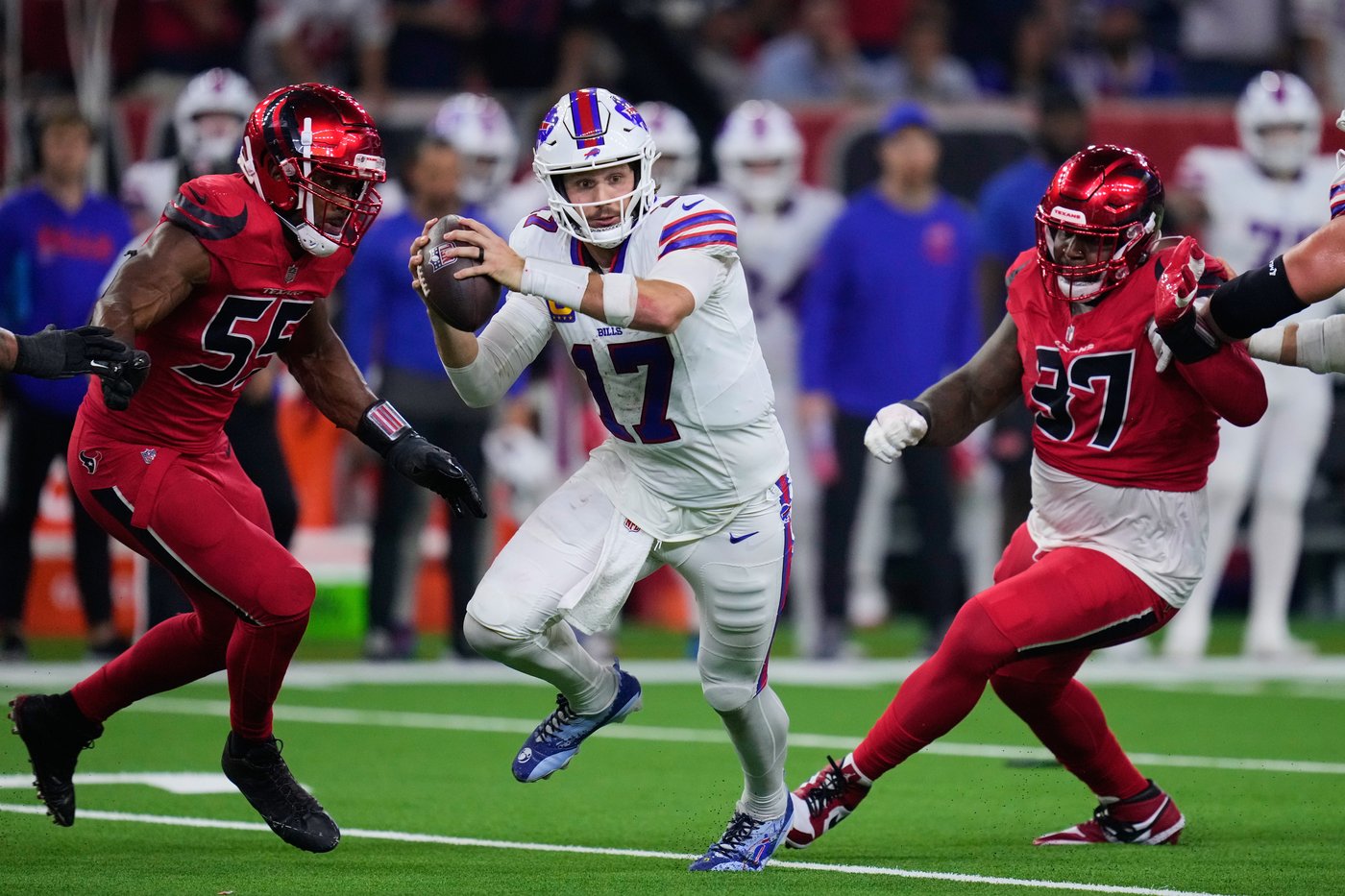 Josh Allen throws interception in final seconds to seal Bills' 23-19 loss to Texans | iNFOnews.ca