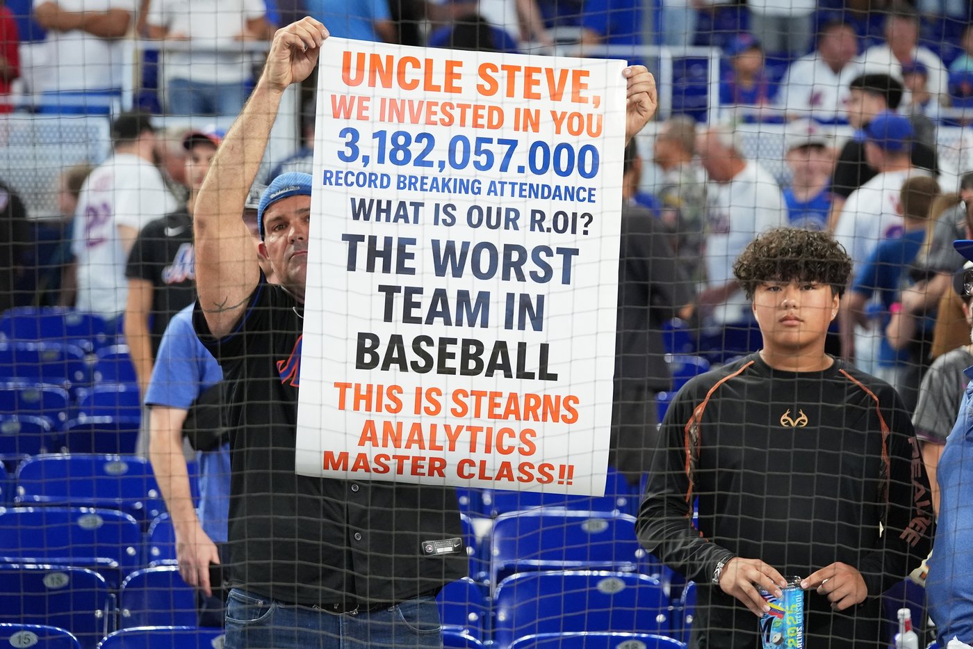 MLB spending disparity on display in playoffs as $509 million Dodgers take on $121 million Reds | iNFOnews.ca
