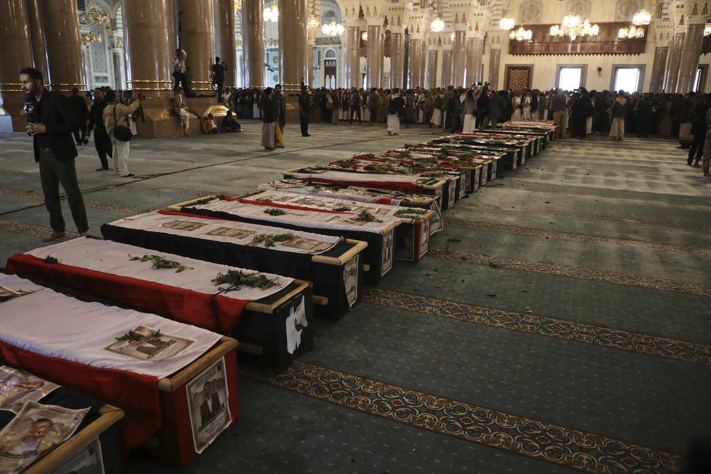 Hundreds attend funeral services for 31 Yemeni reporters killed in Israeli airstrikes | iNFOnews.ca