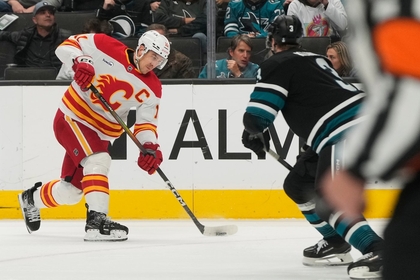 Celebrini's jaw-dropping goal helps Sharks beat Flames 6-3 | iNFOnews.ca