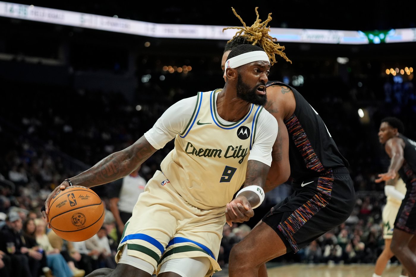 Antetokounmpo scores 29, surpasses 21,000 career points in Bucks' 116-99 win over Nets | iNFOnews.ca