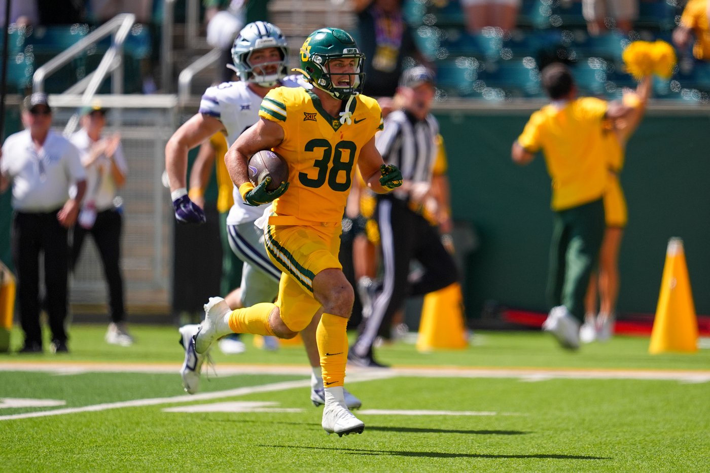 Connor Hawkins' kick after Jacob Redding's long pick-6 helps lift Baylor past Kansas State 35-34 | iNFOnews.ca