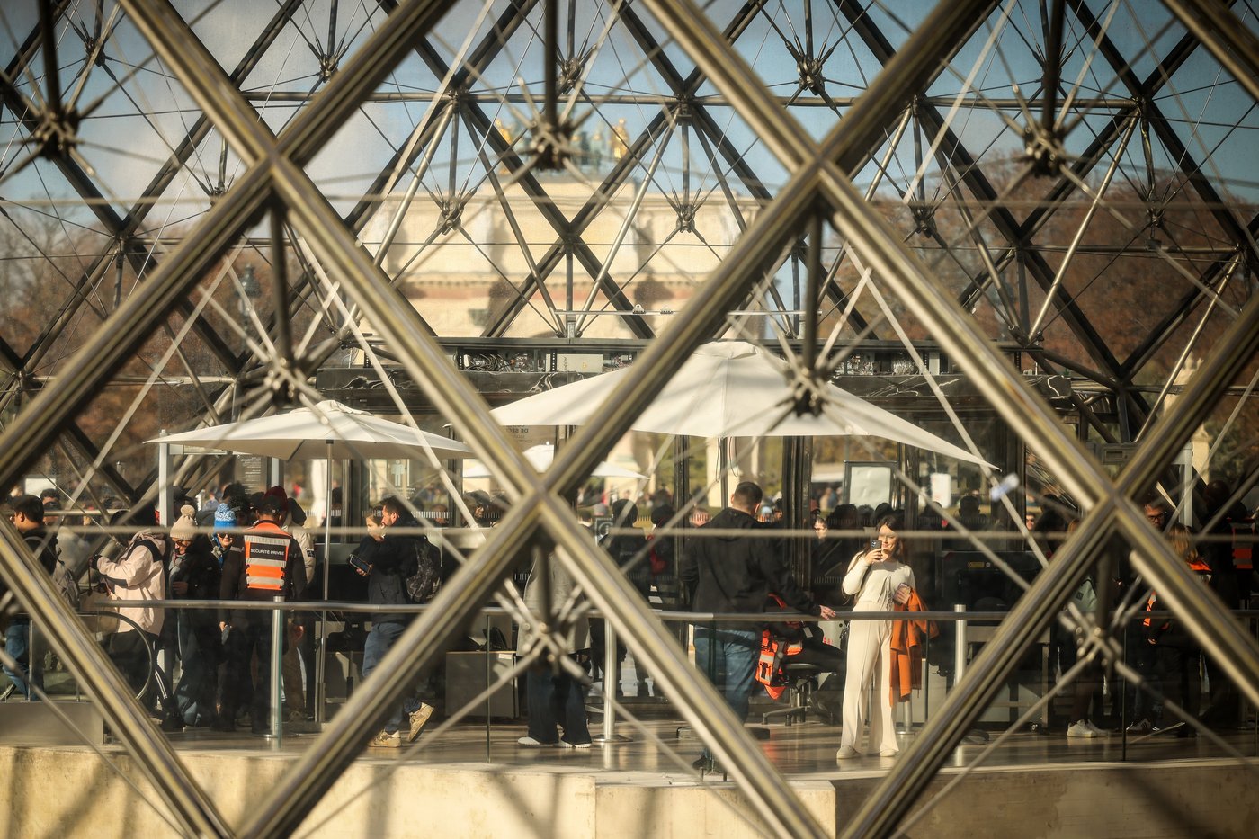Suspects arrested over the theft of crown jewels from Paris' Louvre museum | iNFOnews.ca Suspects arrested over the theft of crown jewels from Paris' Louvre museum | iNFOnews.ca