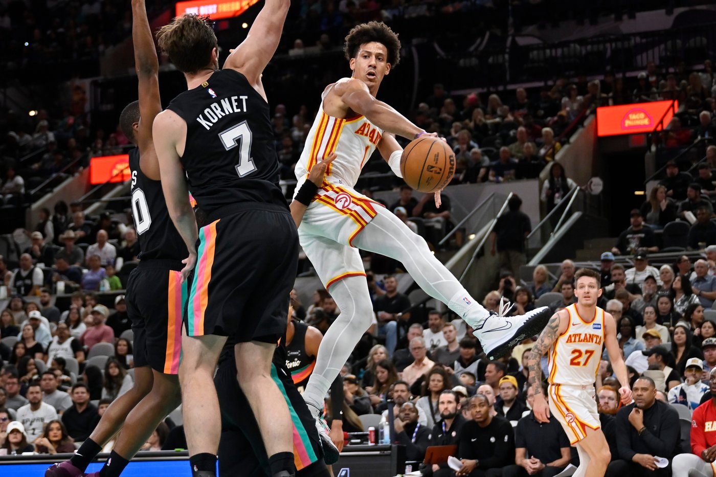 Fox, Johnson lead Spurs to third straight victory without Wembanyama, toppling Hawks 135-126 | iNFOnews.ca